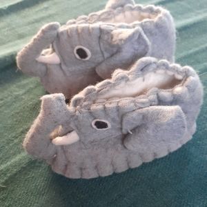 Newborn wool zooties